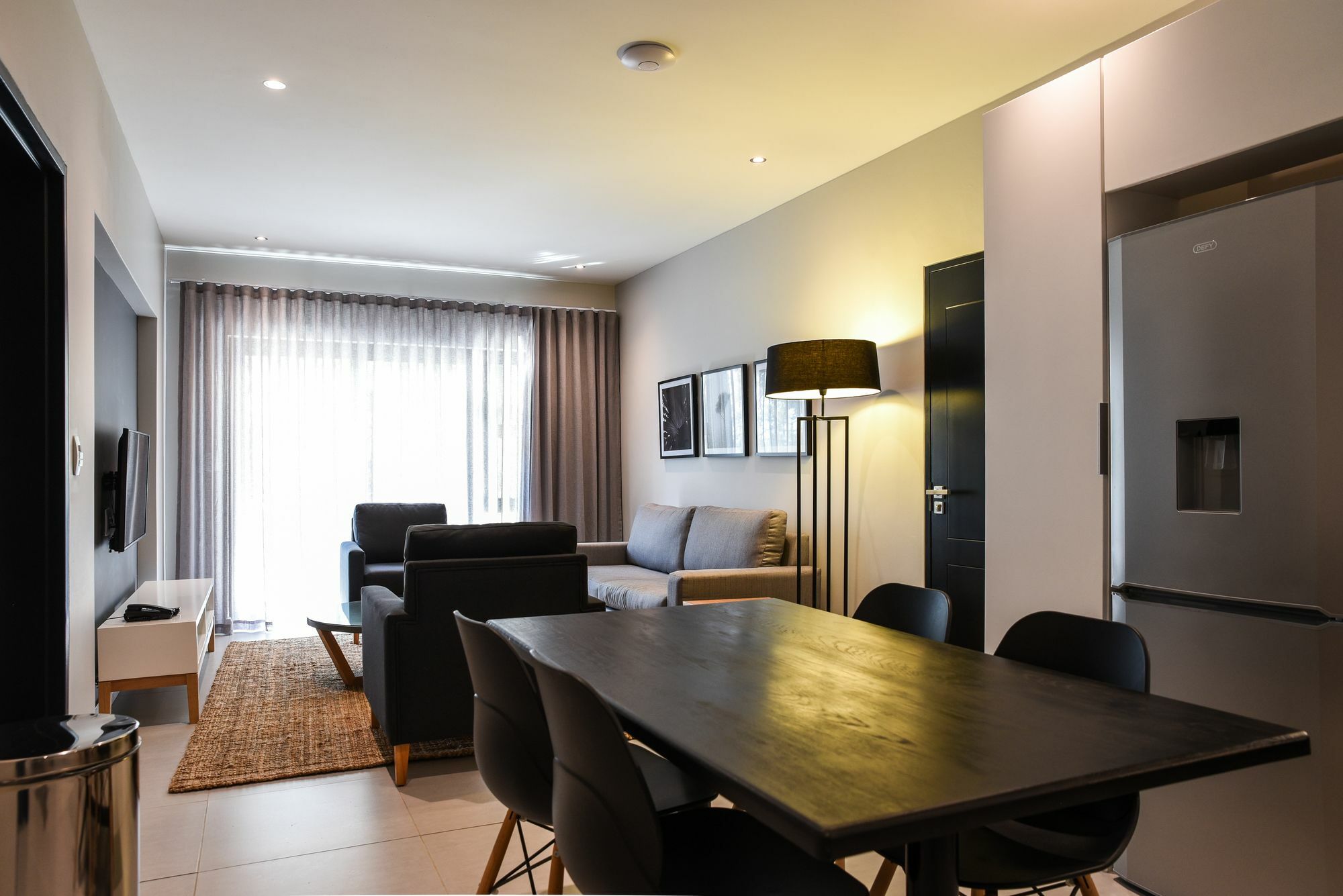 The Residency Jellicoe Apartment Йоханесбург Екстериор снимка